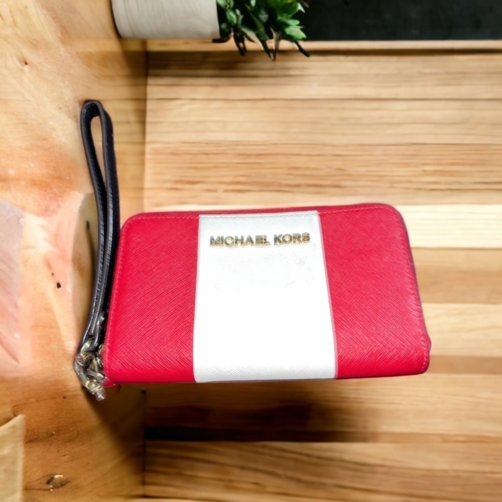 Michael Kors × Vintage
MK, Red & White, Colorblock, Retro Wallet/Wristlet